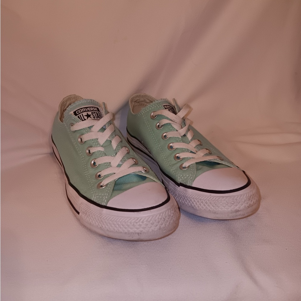 Converse All-Star women’s size 8